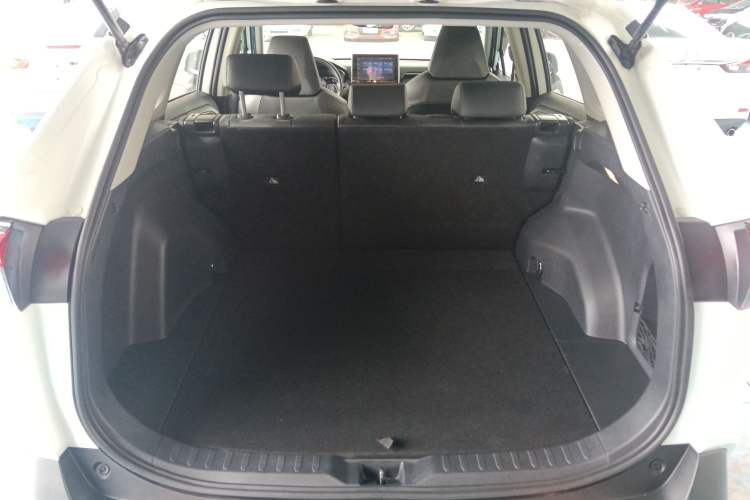 Used Toyota RAV4 2021 2.0L CVT Two-Wheel Drive Fashion PLUS Edition Trunk