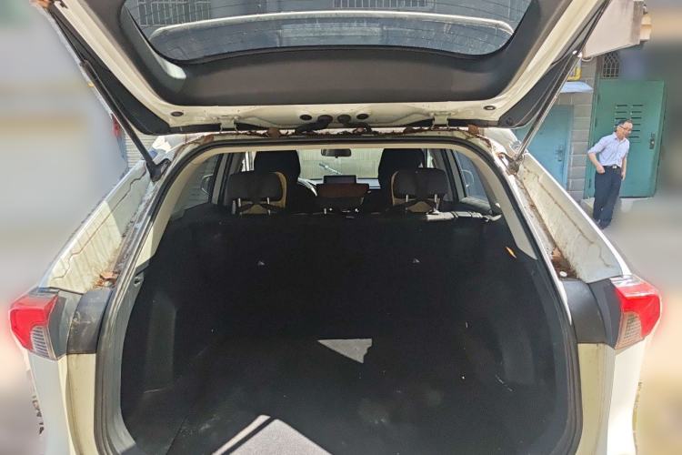 Used Toyota RAV4 2021 2.0L CVT Two-Wheel Drive Fashion Edition Trunk
