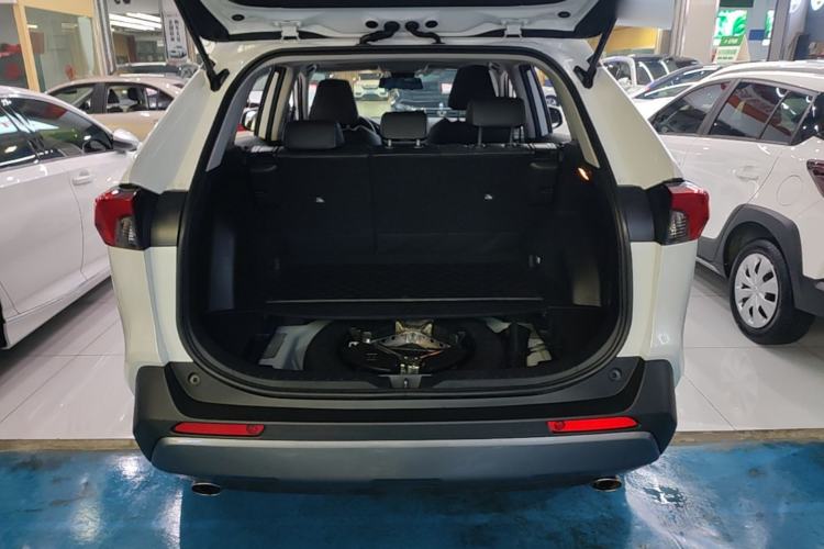 Used Toyota RAV4 2021 2.0L CVT Two-Wheel Drive Fashion PLUS Edition Trunk