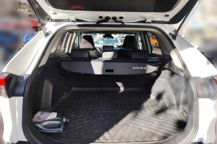 Used Toyota RAV4 2021 2.0L CVT Two-Wheel Drive Fashion PLUS Edition Trunk