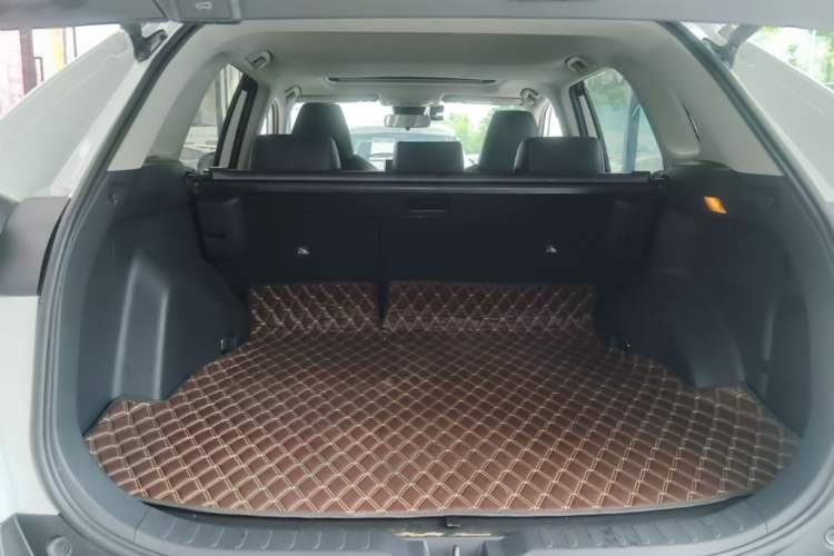 Used Toyota RAV4 2021 2.0L CVT Two-Wheel Drive Fashion PLUS Edition Trunk