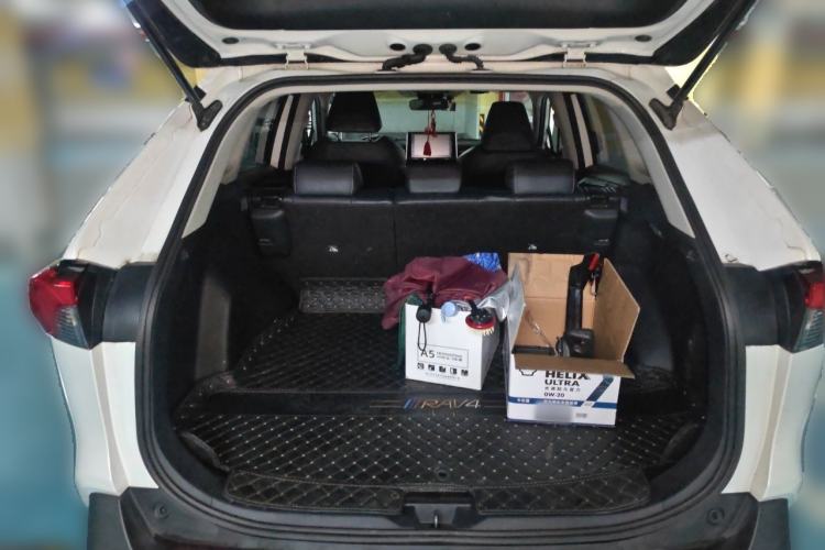Used Toyota RAV4 2021 2.0L CVT Two-Wheel Drive Fashion PLUS Edition Trunk