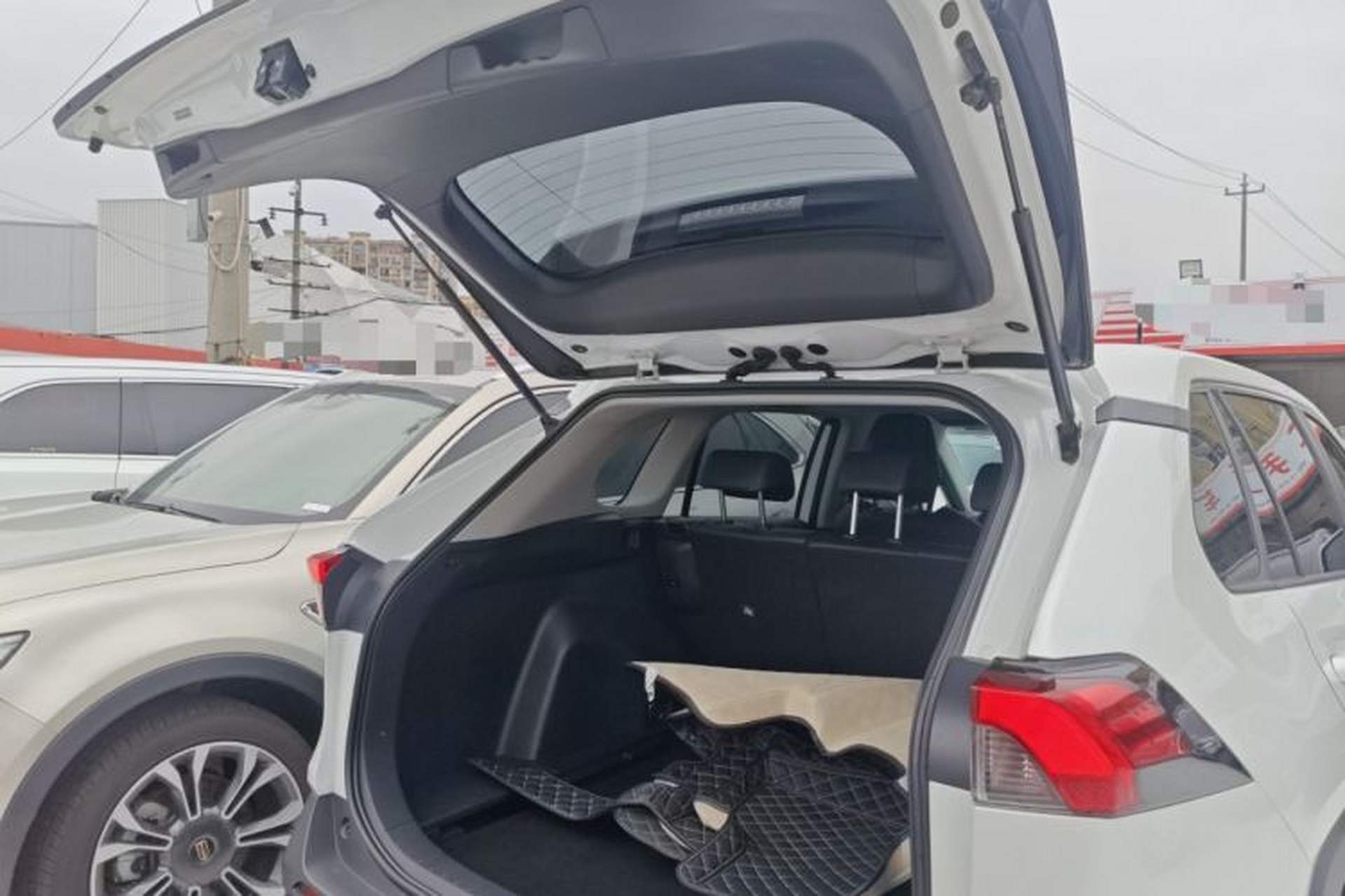 Used Toyota RAV4 2021 2.0L CVT 4x4 Style PLUS Edition Trunk