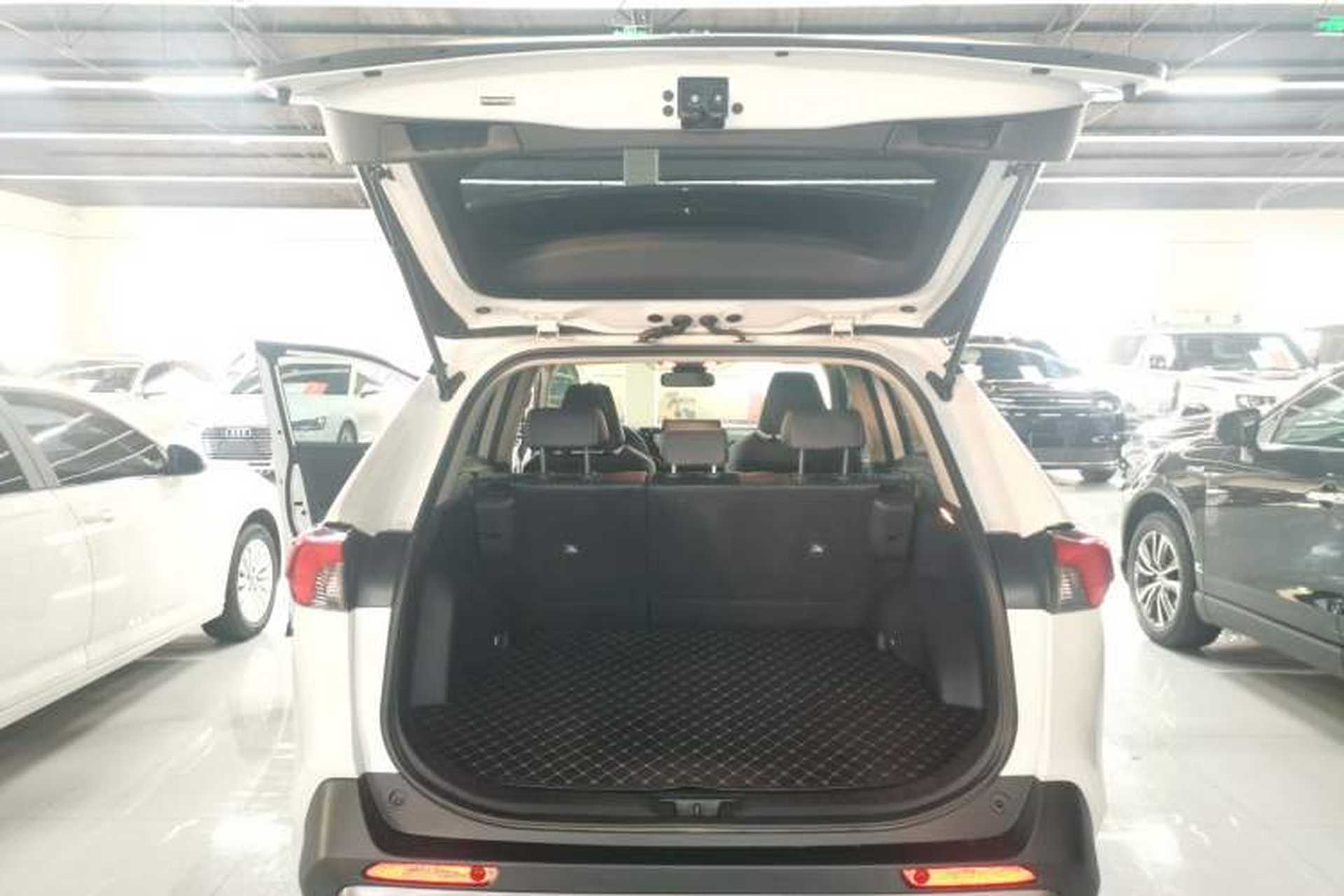 Used Toyota RAV4 2021 2.0L CVT 4x4 Style PLUS Edition Trunk