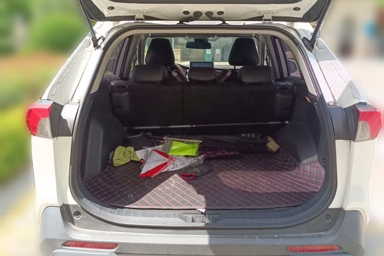 Used Toyota RAV4 2021 2.0L CVT Two-Wheel Drive Fashion Edition Trunk