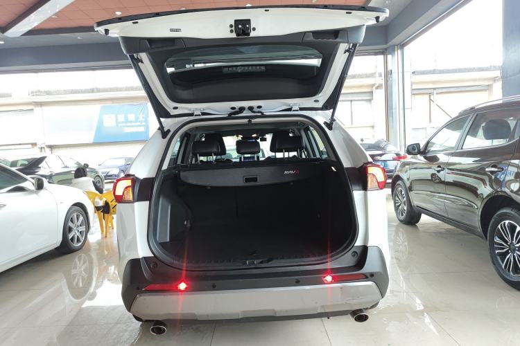 Used Toyota RAV4 2021 Dual-Engine 2.5L E-CVT Two-Wheel Drive Elite Edition Trunk