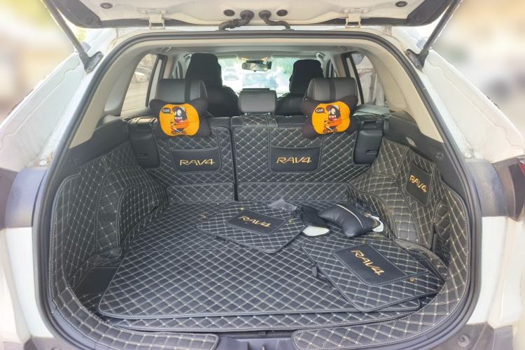 Used Toyota RAV4 2021 2.0L CVT Two-Wheel Drive Fashion PLUS Edition Trunk