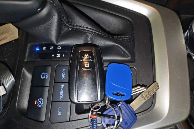 Used Toyota RAV4 2021 2.0L CVT Two-Wheel Drive Fashion PLUS Edition Vehicle Key