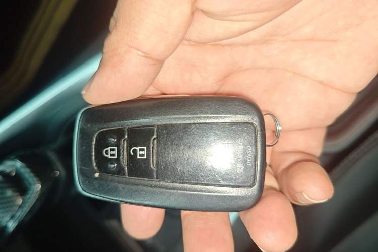 Used Toyota RAV4 2021 Dual-Engine 2.5L E-CVT Four-Wheel Drive Elite PLUS Edition Vehicle Key