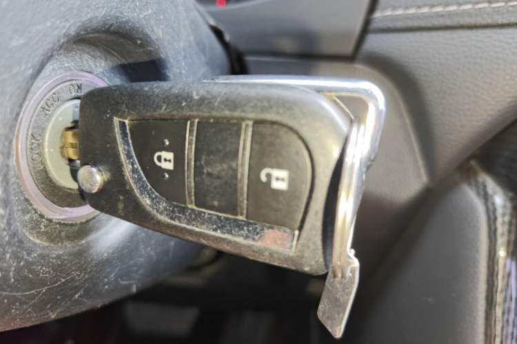 Used Toyota RAV4 2021 2.0L CVT Two-Wheel Drive Urban Edition Vehicle Key