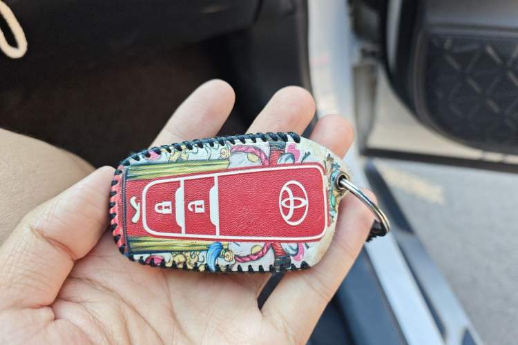 Used Toyota RAV4 2021 2.0L CVT Two-Wheel Drive Fashion Edition Vehicle Key