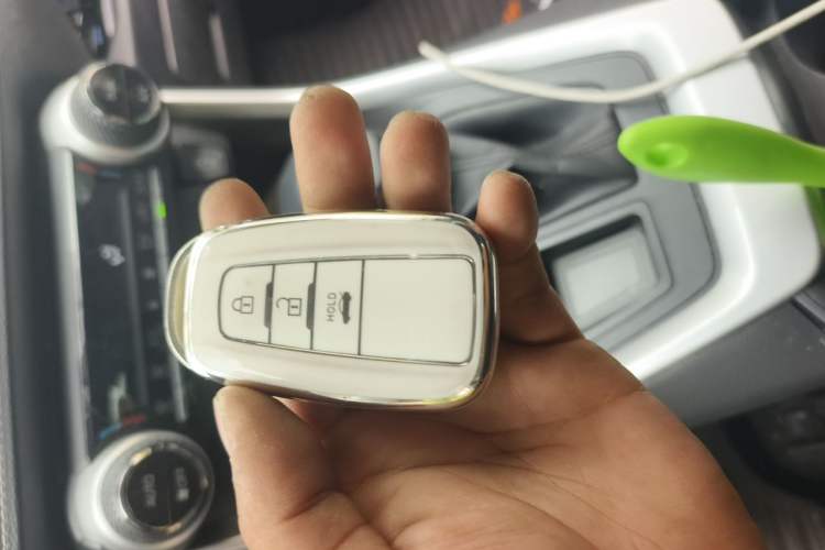 Used Toyota RAV4 2021 2.0L CVT Two-Wheel Drive Fashion Edition Vehicle Key
