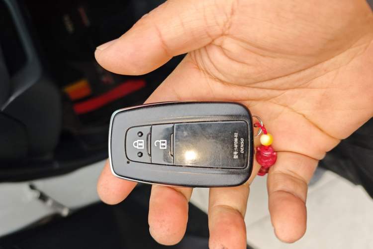 Used Toyota RAV4 2021 2.0L CVT Two-Wheel Drive Fashion PLUS Edition Vehicle Key