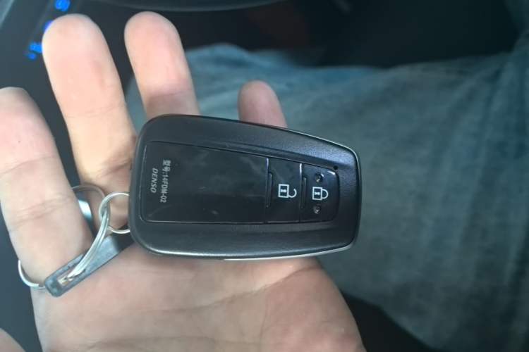 Used Toyota RAV4 2021 2.0L CVT Two-Wheel Drive Fashion PLUS Edition Vehicle Key