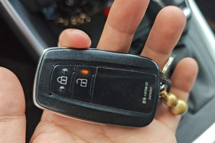 Used Toyota RAV4 2021 2.0L CVT Two-Wheel Drive Fashion PLUS Edition Vehicle Key