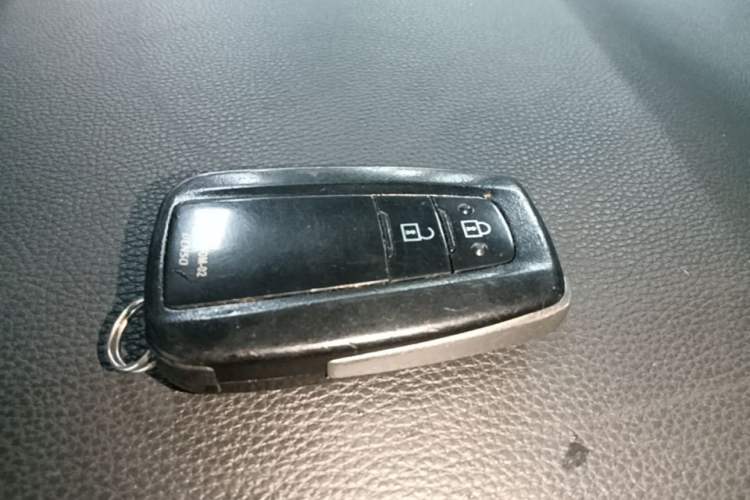 Used Toyota RAV4 2021 2.0L CVT Two-Wheel Drive Fashion PLUS Edition Vehicle Key