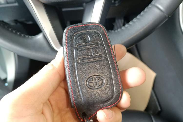 Used Toyota RAV4 2021 2.0L CVT Two-Wheel Drive Fashion PLUS Edition Vehicle Key