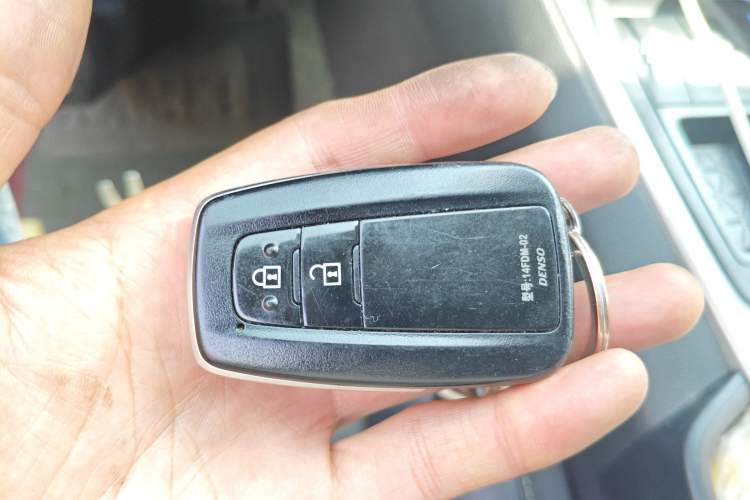 Used Toyota RAV4 2021 2.0L CVT Two-Wheel Drive Fashion PLUS Edition Vehicle Key