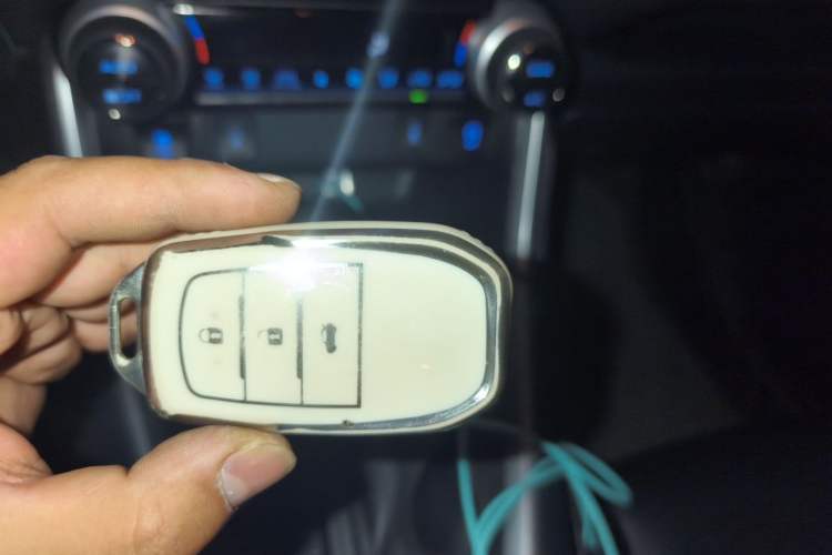 Used Toyota RAV4 2021 2.0L CVT Two-Wheel Drive Fashion PLUS Edition Vehicle Key