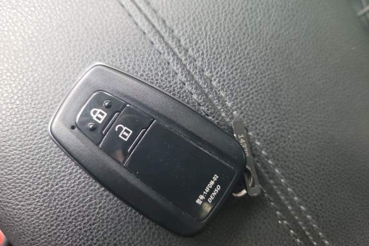 Used Toyota RAV4 2021 Revised Version Dual-Motor Hybrid 2.5L E-CVT 4x4 Elite PLUS Edition Vehicle Key