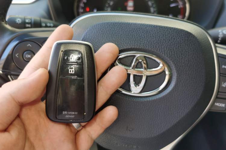 Used Toyota RAV4 2021 2.0L CVT Two-Wheel Drive Fashion PLUS Edition Vehicle Key