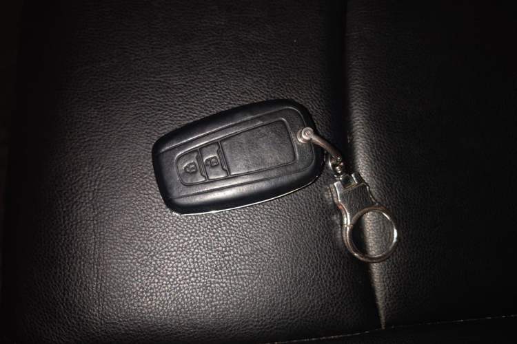 Used Toyota RAV4 2021 2.0L CVT Two-Wheel Drive Fashion Edition Vehicle Key