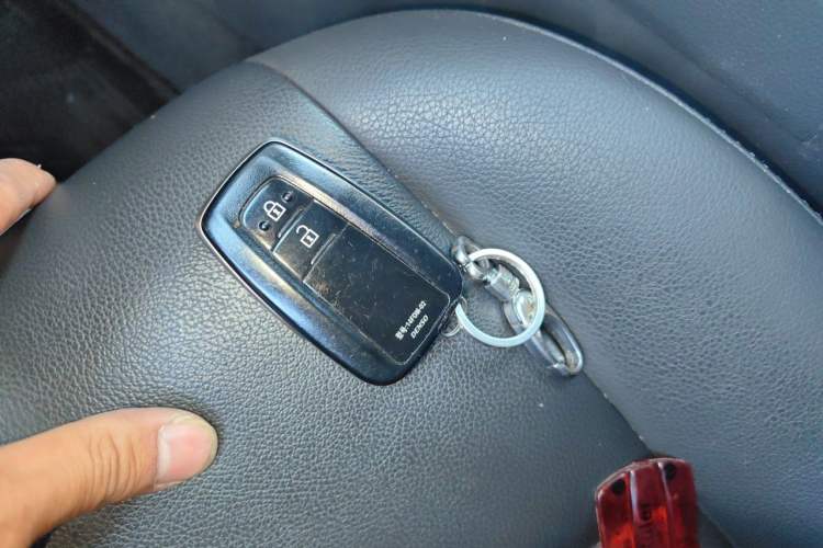 Used Toyota RAV4 2021 Dual-Engine 2.5L E-CVT Four-Wheel Drive Elite PLUS Edition Vehicle Key