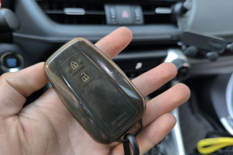 Used Toyota RAV4 2021 2.0L CVT Two-Wheel Drive Fashion PLUS Edition Vehicle Key
