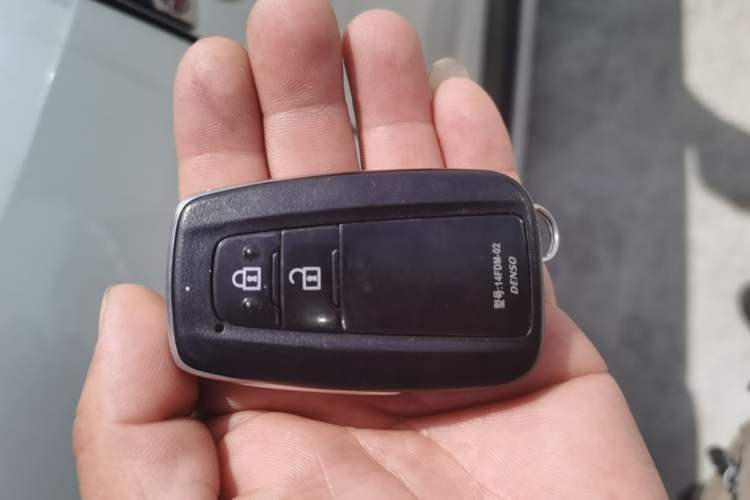 Used Toyota RAV4 2021 2.0L CVT Two-Wheel Drive Fashion PLUS Edition Vehicle Key
