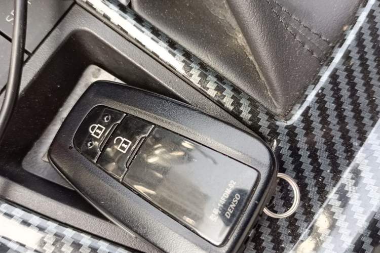 Used Toyota RAV4 2021 2.0L CVT Two-Wheel Drive Fashion Edition Vehicle Key