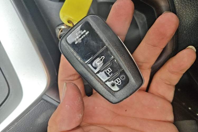 Used Toyota RAV4 2021 2.0L CVT Two-Wheel Drive Fashion PLUS Edition Vehicle Key