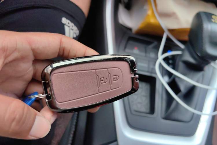 Used Toyota RAV4 2021 2.0L CVT Two-Wheel Drive Fashion PLUS Edition Vehicle Key