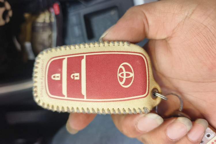 Used Toyota RAV4 2021 2.0L CVT Two-Wheel Drive Fashion PLUS Edition Vehicle Key