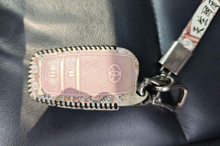 Used Toyota RAV4 2021 2.0L CVT Two-Wheel Drive Fashion PLUS Edition Vehicle Key