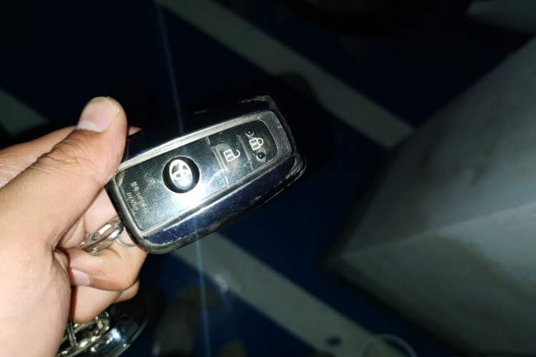 Used Toyota RAV4 2021 2.0L CVT 4x4 Trend Edition Vehicle Key