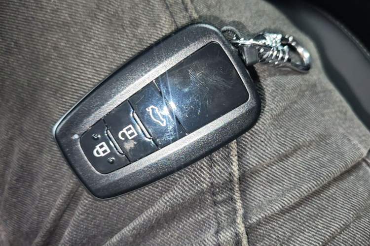 Used Toyota RAV4 2021 2.0L CVT Two-Wheel Drive Fashion PLUS Edition Vehicle Key