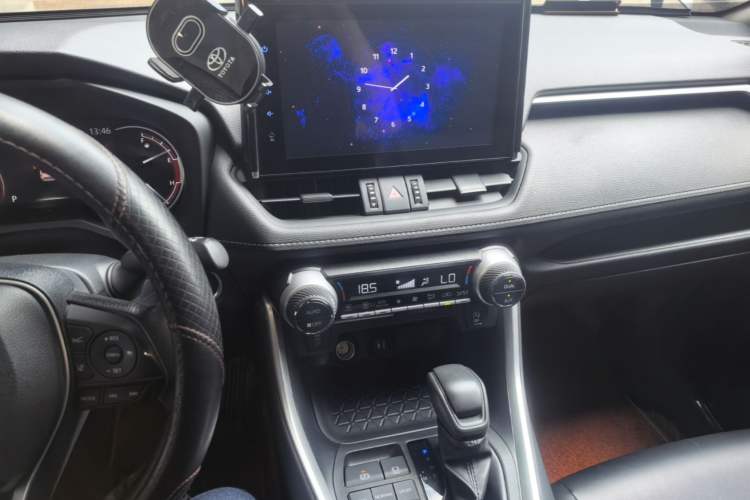 Used Toyota RAV4 2022 2.0L CVT Two-Wheel Drive Fashion Edition Audio And AC Panel