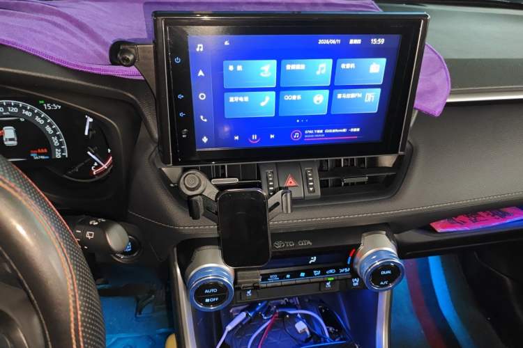 Used Toyota RAV4 2022 2.0L CVT Two-Wheel Drive Fashion Plus Edition Audio And AC Panel