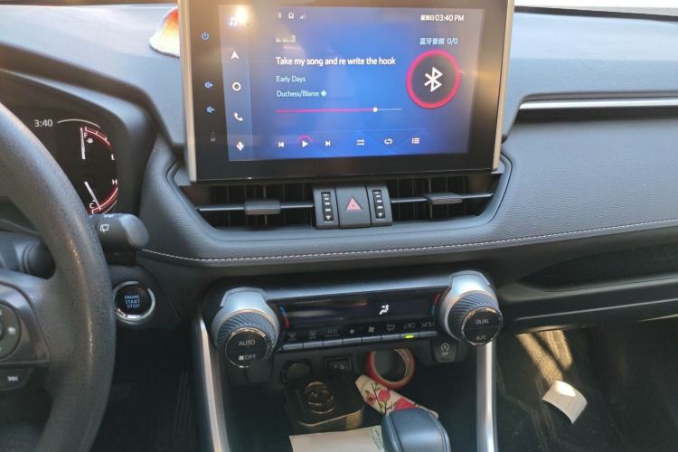 Used Toyota RAV4 2022 2.0L CVT Two-Wheel Drive Fashion Edition Audio And AC Panel