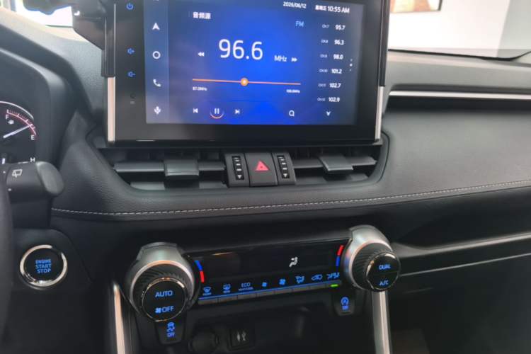 Used Toyota RAV4 2022 2.0L CVT Two-Wheel Drive Fashion Edition Audio And AC Panel