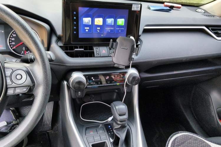 Used Toyota RAV4 2022 2.0L CVT Two-Wheel Drive Urban Edition Audio And AC Panel