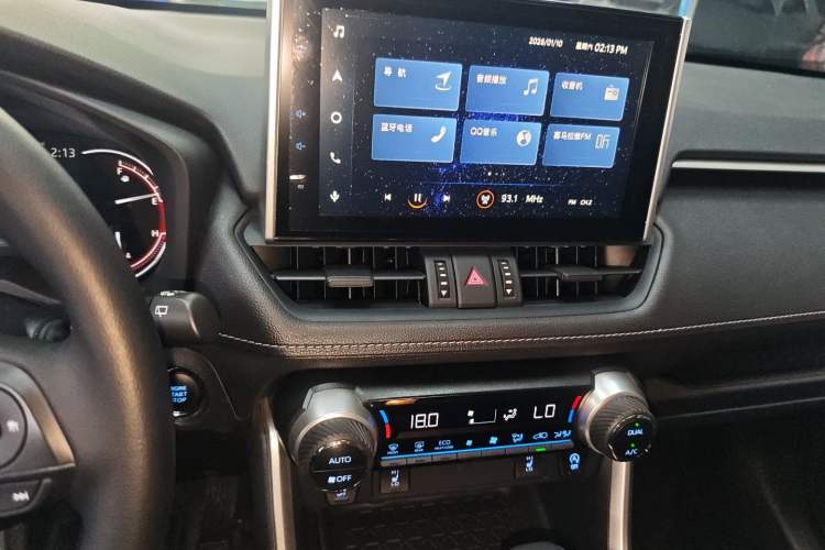 Used Toyota RAV4 2022 2.0L CVT Two-Wheel Drive Fashion Edition Audio And AC Panel