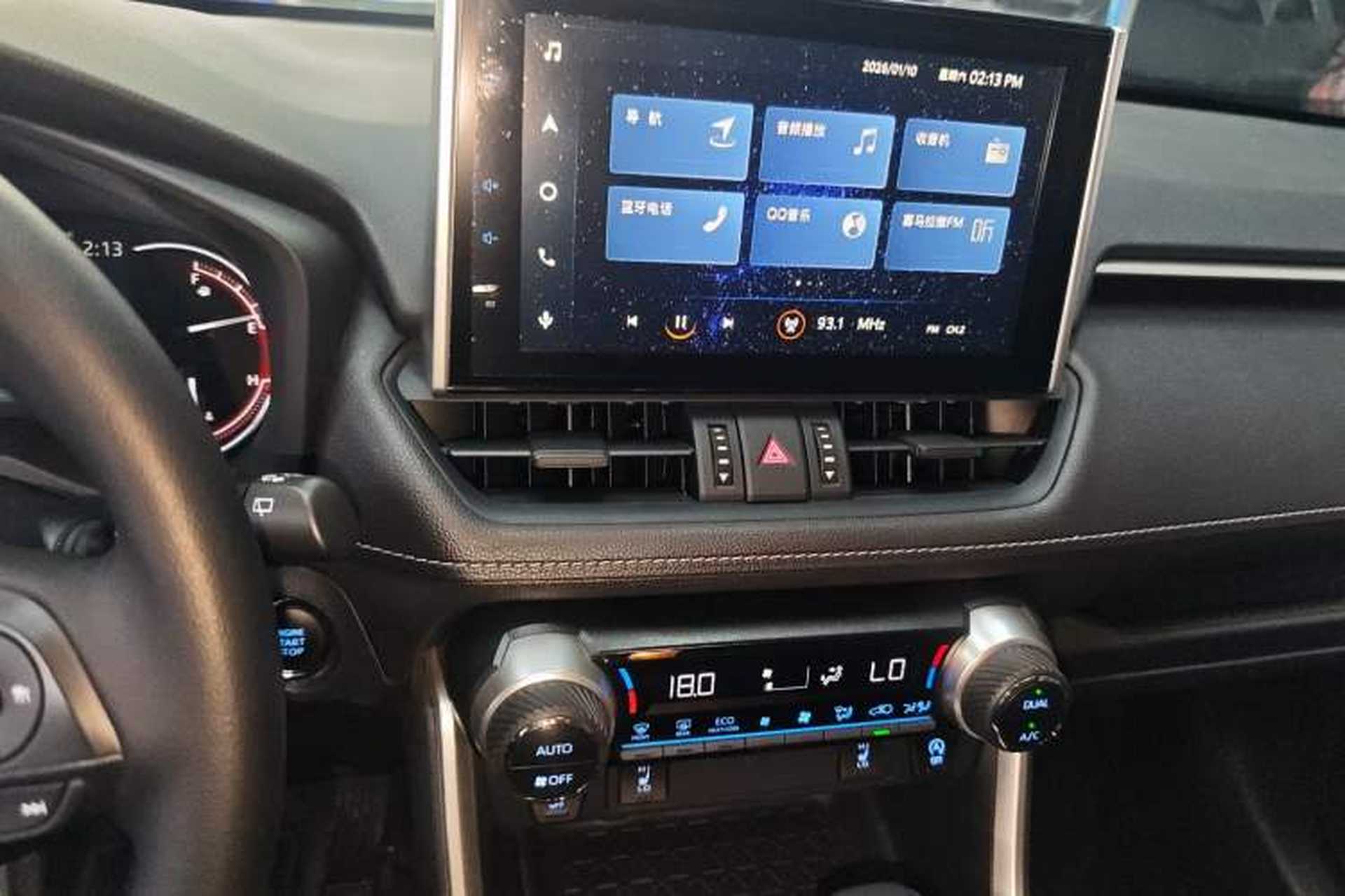 Used Toyota RAV4 2022 2.0L CVT Two-Wheel Drive Fashion Edition Audio And AC Panel