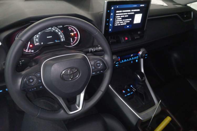 Used Toyota RAV4 2022 2.0L CVT Two-Wheel Drive Fashion Plus Edition Center Console