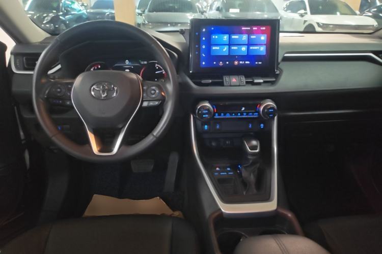 Used Toyota RAV4 2022 2.0L CVT Two-Wheel Drive Fashion Plus Edition Center Console