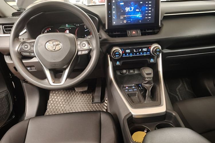 Used Toyota RAV4 2022 2.0L CVT Two-Wheel Drive Fashion Edition Center Console
