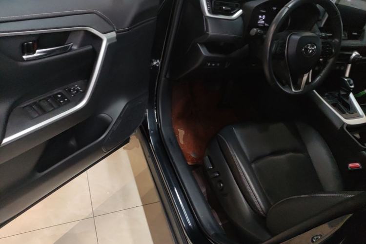 Used Toyota RAV4 2022 2.0L CVT Two-Wheel Drive Fashion Plus Edition Driver Seat