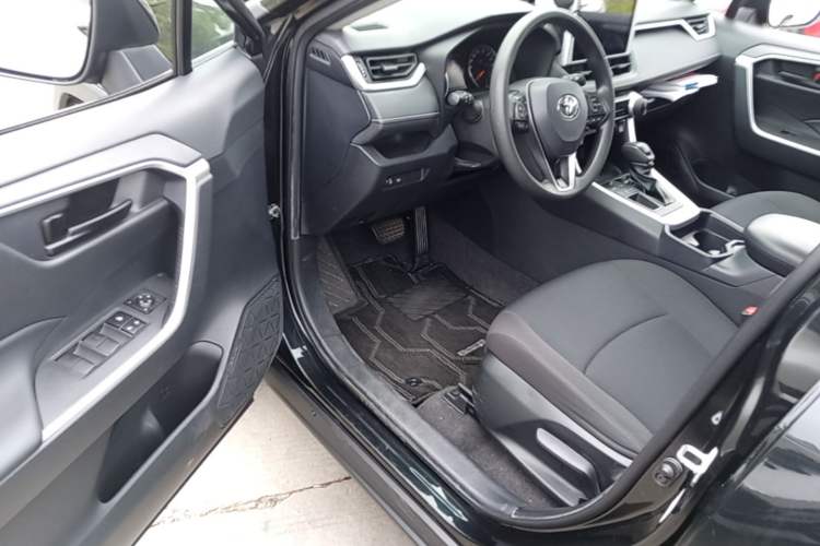 Used Toyota RAV4 2022 2.0L CVT Two-Wheel Drive Urban Edition Driver Seat