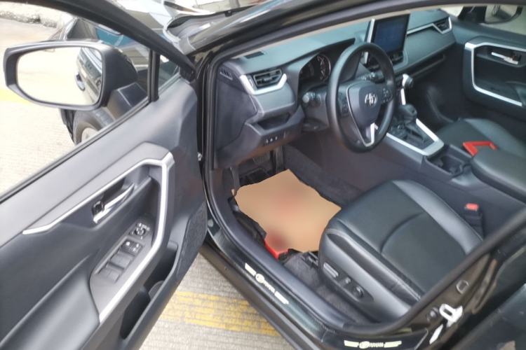 Used Toyota RAV4 2022 2.0L CVT Two-Wheel Drive Fashion Edition Driver Seat