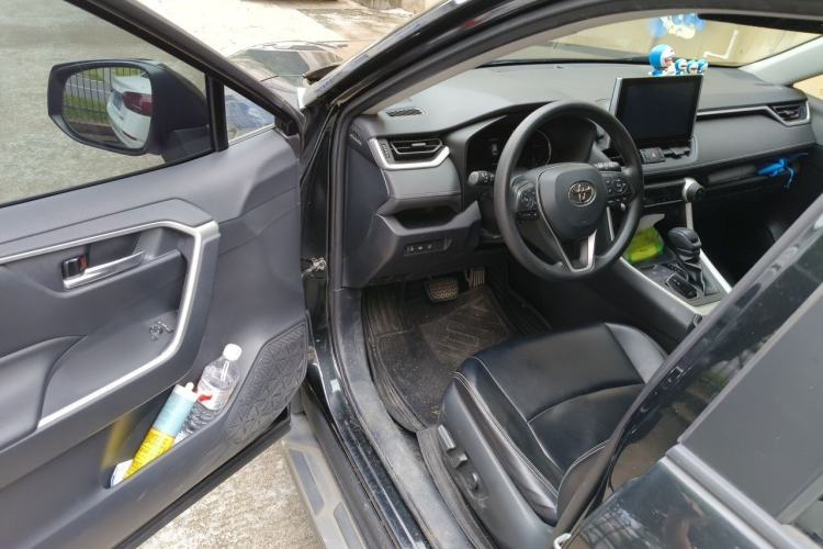 Used Toyota RAV4 2022 2.0L CVT Two-Wheel Drive Fashion Edition Driver Seat